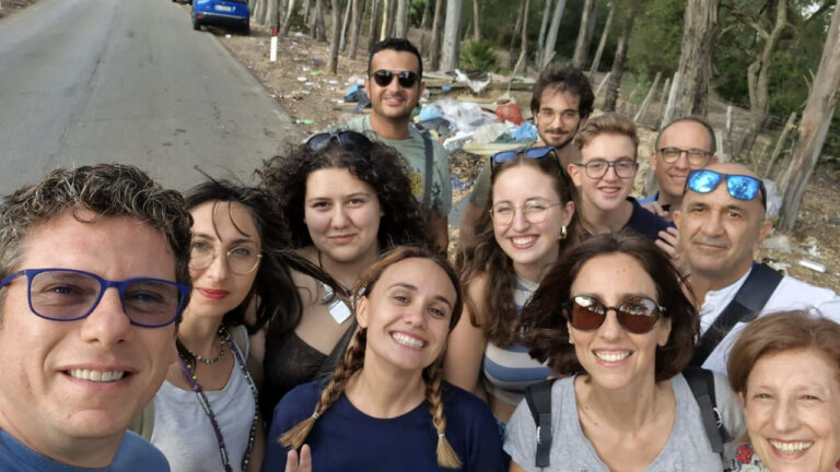 Plasticfree a Caltagirone, volontari ripuliranno il bosco di Santo Pietro